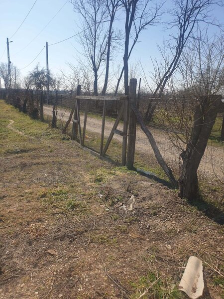 Dambovita, 44 km de Bucuresti, sat Bolovani/Cornatelu, intravilan, comis. 0